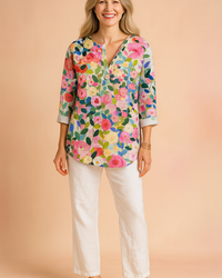 Aria | Lightweight blouse with a cutout neckline
