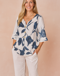 Dominika | Elegant blouse with a floral print and buttons