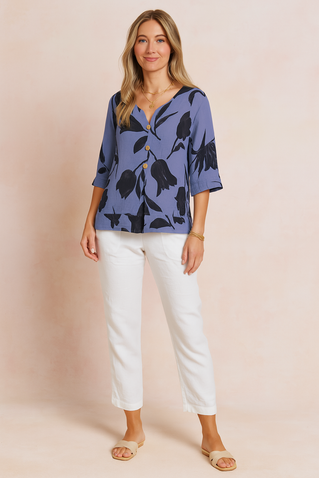 Dominika | Elegant blouse with a floral print and buttons