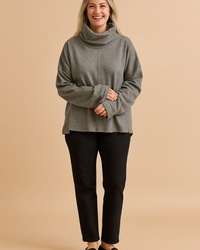Ella | Oversized with a pronounced seam and a loose fit