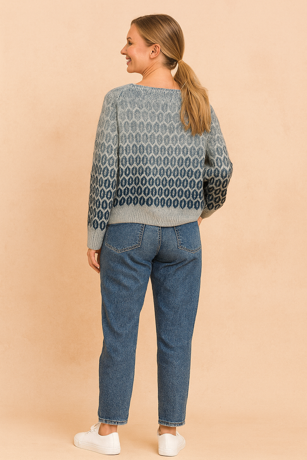 Lidia | Sweater with a geometric ombre pattern