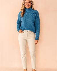 Marta | Sweater with a knitted pattern at the top