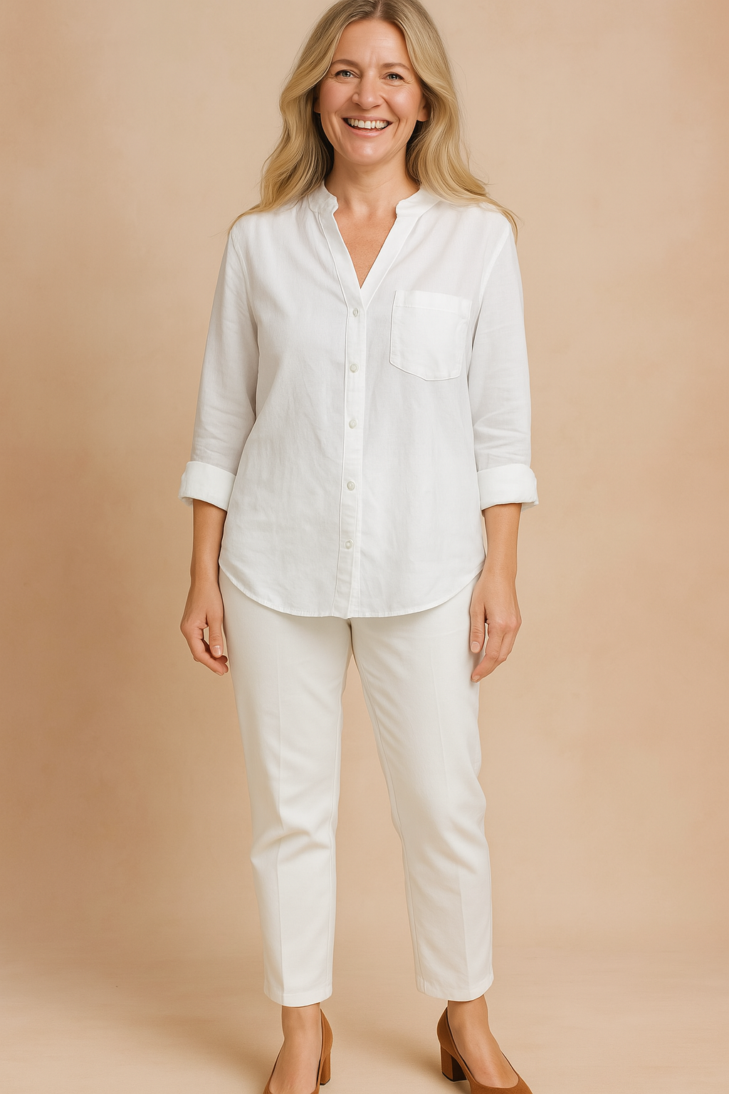 Nola | Classic blouse with a pocket and a stand-up collar