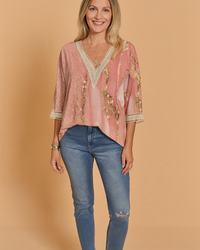 Sorella | Romantic blouse with a subtle pattern and lace trim