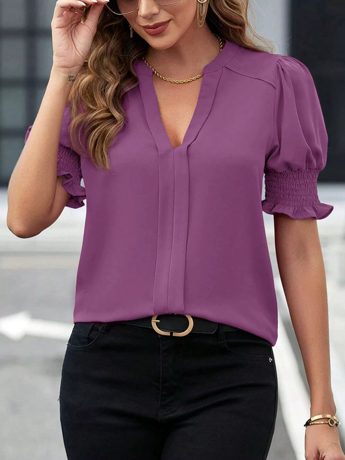 Maria | Elegant blouse with gathered sleeves