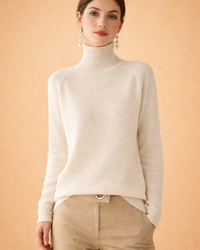 Karolina | Smooth turtleneck sweater in a classic cut